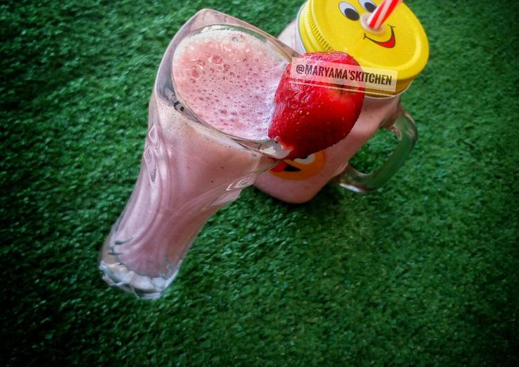 Recipe of Homemade Strawberry milkshake