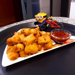A picture of Rava Potato Bites.