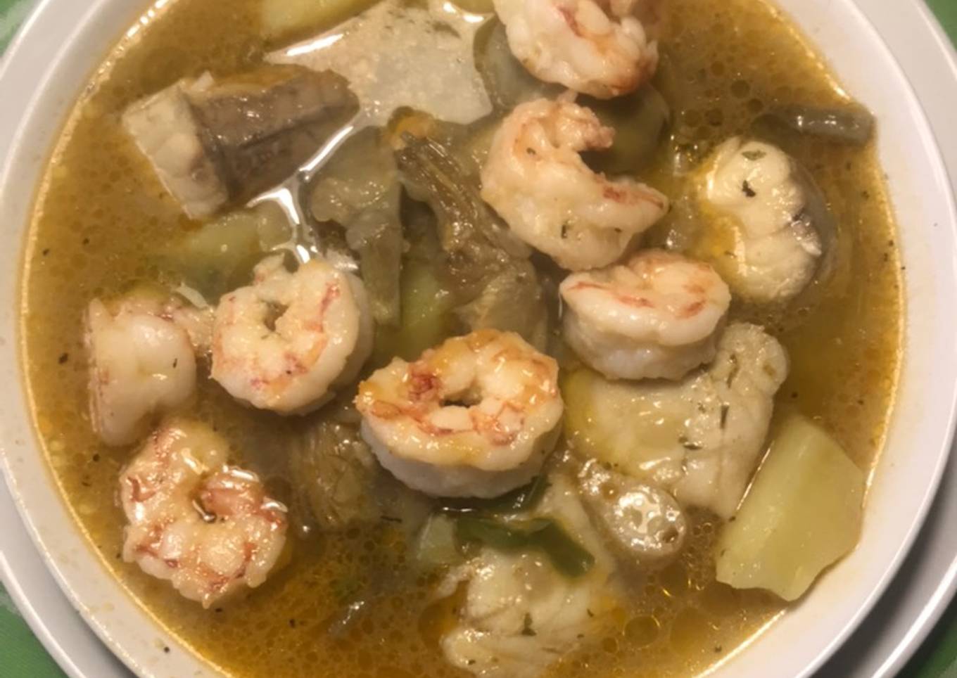Guisado de rape con verduras y gambones, en olla rápida