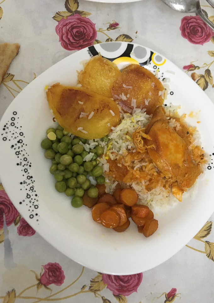 عکسی از دستور مرغ و هویج و نخودسبز