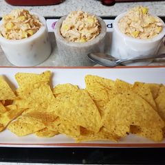 A picture of My Sriracha Chicken and Corn Dip. 😉.