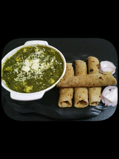 A picture of Dhaba Style Palak Paneer.