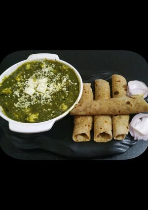 A picture of Dhaba Style Palak Paneer.