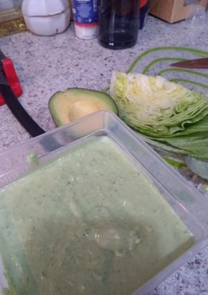 Una foto de Salsa verde de lechuga