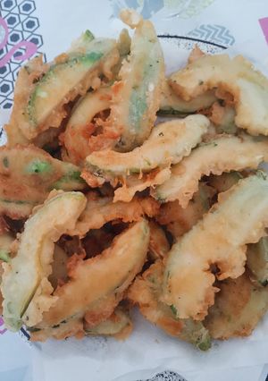 Foto principal de Aguacate en tempura y mayonesa de miel