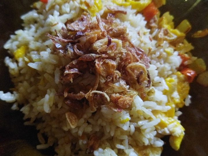 Bagaimana Membuat Nasi goreng mentega yang Enak