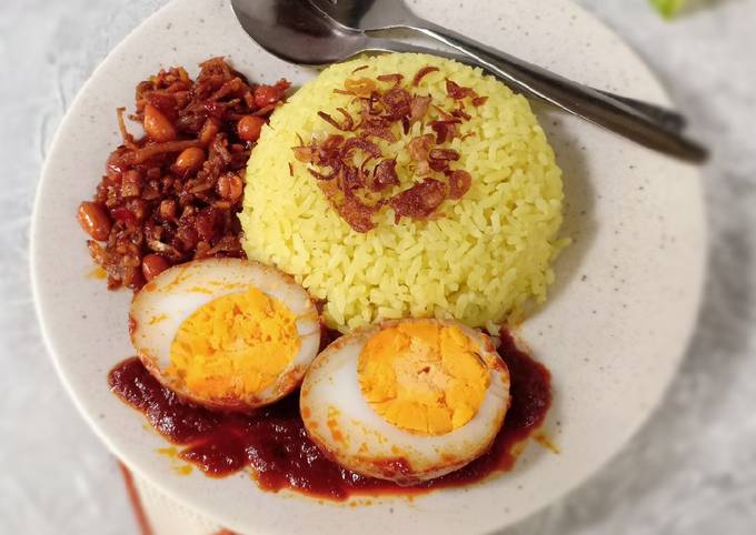 🍂 Nasi Kuning Banjar