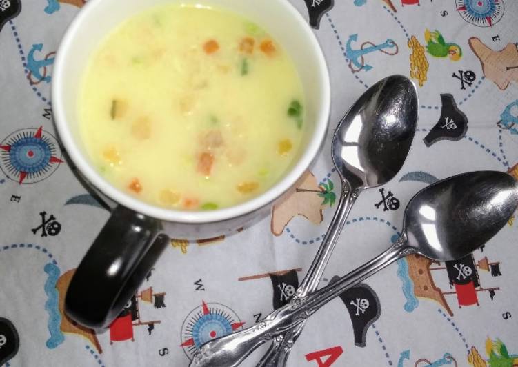 Simple Way to Make Perfect Vegetable sweet corn soup with croutons