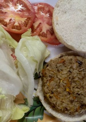 Una foto de Hamburguesas veganas de arroz y vegetales