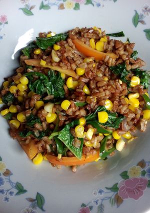 Foto resep Nasi Merah Goreng Pelangi