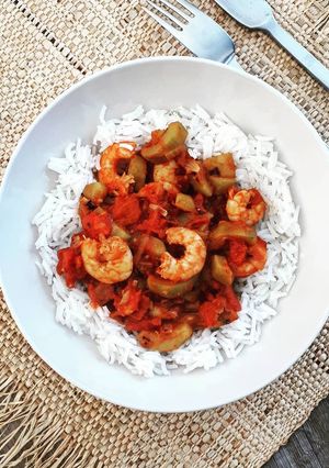 Une photo de Crevettes aux légumes et lait de coco