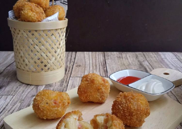 690. Makaroni Cheese Ball