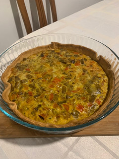 Una foto de Quiche de verduras y gambas sin nata