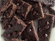 Una foto de brownies banana