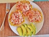Patacon en forma de canasta con atún