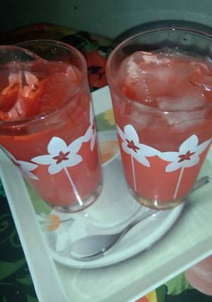 A picture of Rooh afza sharbat.