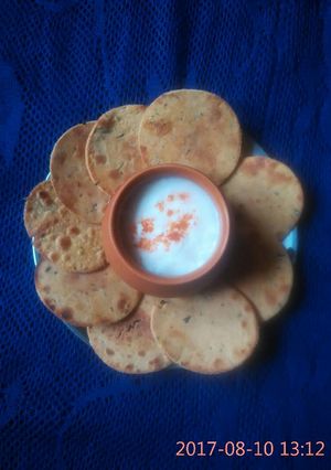 A picture of Mini methi khakhra.