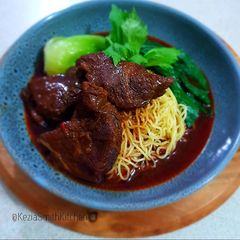 A picture of Taiwanese Beef Noodles Soup.