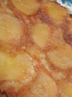 Una foto de Torta de manzana invertida