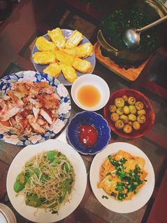 Hình của món Bữa tối quây quần.