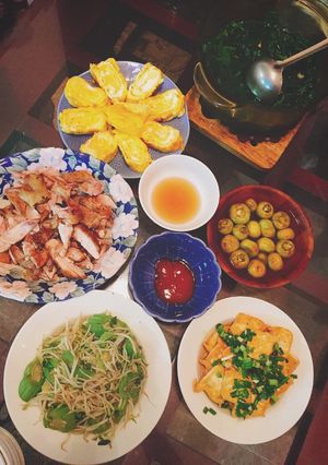 Hình của món Bữa tối quây quần.