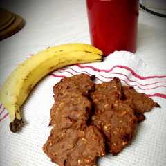 Una foto de Galletas proteicas de chocolate y plátano