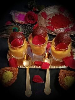 ঠান্ডাই কাস্টার্ড উইথ গুলাব জামুন শর্টস (thandai custard with gulab jamun shorts recipe in Bengali) রেসিপির প্রধান ছবি