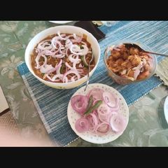 A picture of Masaledar chole.