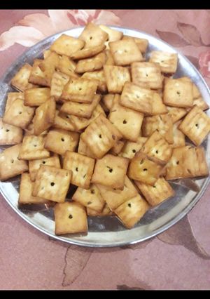 जीरा बिस्कुट(jeera biscuit recipe in hindi) रेसिपी मुख्य फोटो