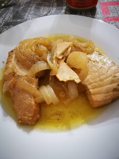 Una foto de Atún encebollado más que fácil