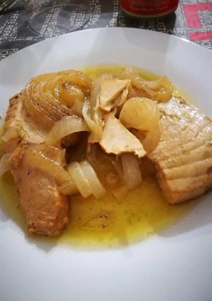 Una foto de Atún encebollado más que fácil