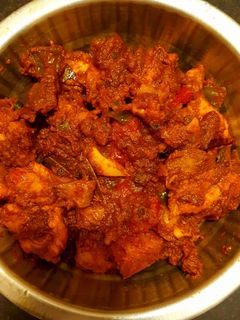 চিকেন কষা (Chicken kosha recipe in bengali) রেসিপির প্রধান ছবি