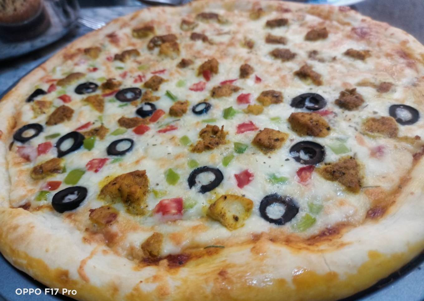 Chicken Tikka and veggies pizza