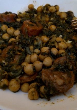 Una foto de Garbanzos con espinacas