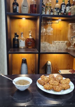 साबुदाने की कटलेट और हरी चटनी (Sabudane ki cutlet aur hari chutney recipe in hindi) रेसिपी मुख्य फोटो