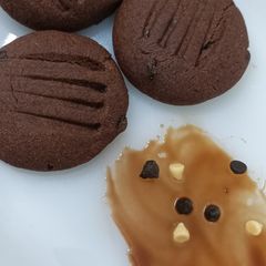 A picture of Chocolate ragi sugarfree cookies.