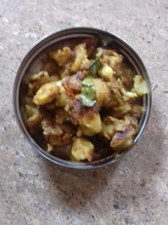 செட்டிநாடு உருளைக்கிழங்கு ரோஸ்ட் (Chettinadu urulaikilanku roast செய்முறை முக்கிய புகைப்படம்
