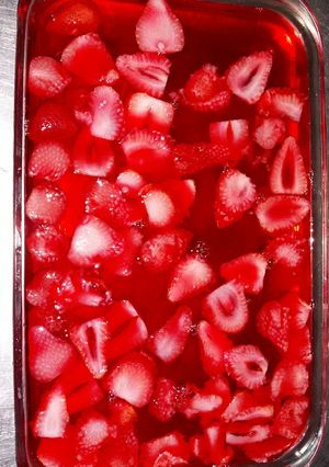 Una foto de Terina de fresas con crema chantilly