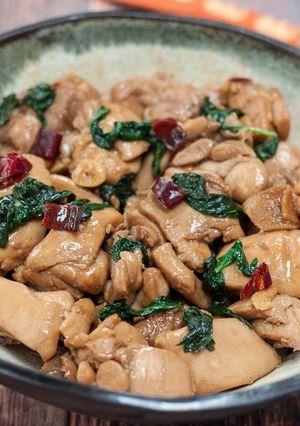 A picture of Taiwanese 3 Cup Chicken.