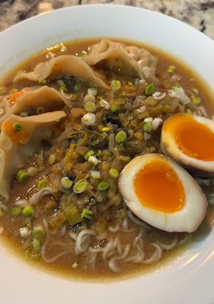 Una foto de Ramen sencillo con sobras