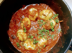 A picture of Egg curry (Kerela style).