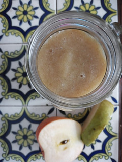 Una foto de Jugo de manzana y pera 🍎🍐🍋