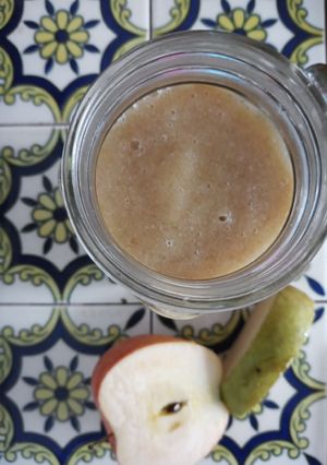 Una foto de Jugo de manzana y pera 🍎🍐🍋