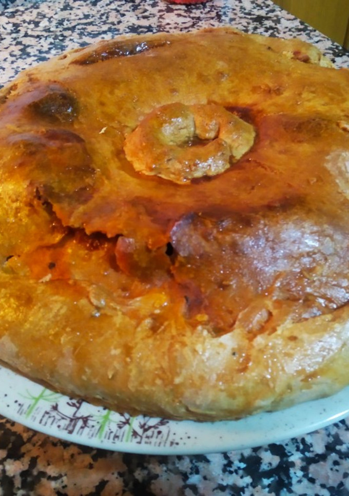 Una foto de Empanada de carne con masa casera