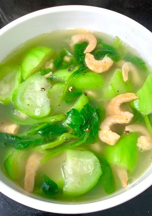 Hình của món Canh Mướp Mồng Tơi Tôm Khô Húng Quế.