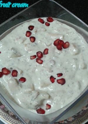 A picture of Paan / Betel leaf fruit cream.
