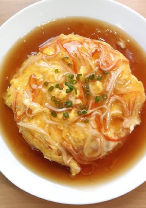 รูปของ ข้าวหน้าไข่เจียวเนื้อปูเทียม (天津丼)
