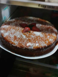 Una foto de Pastel de vainilla con dulce de leche😊🙂