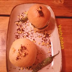 A picture of Vada Paav Sliders.