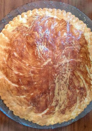 Una foto de Galettes des Rois o Frangipane (Roscón de Reyes francés)